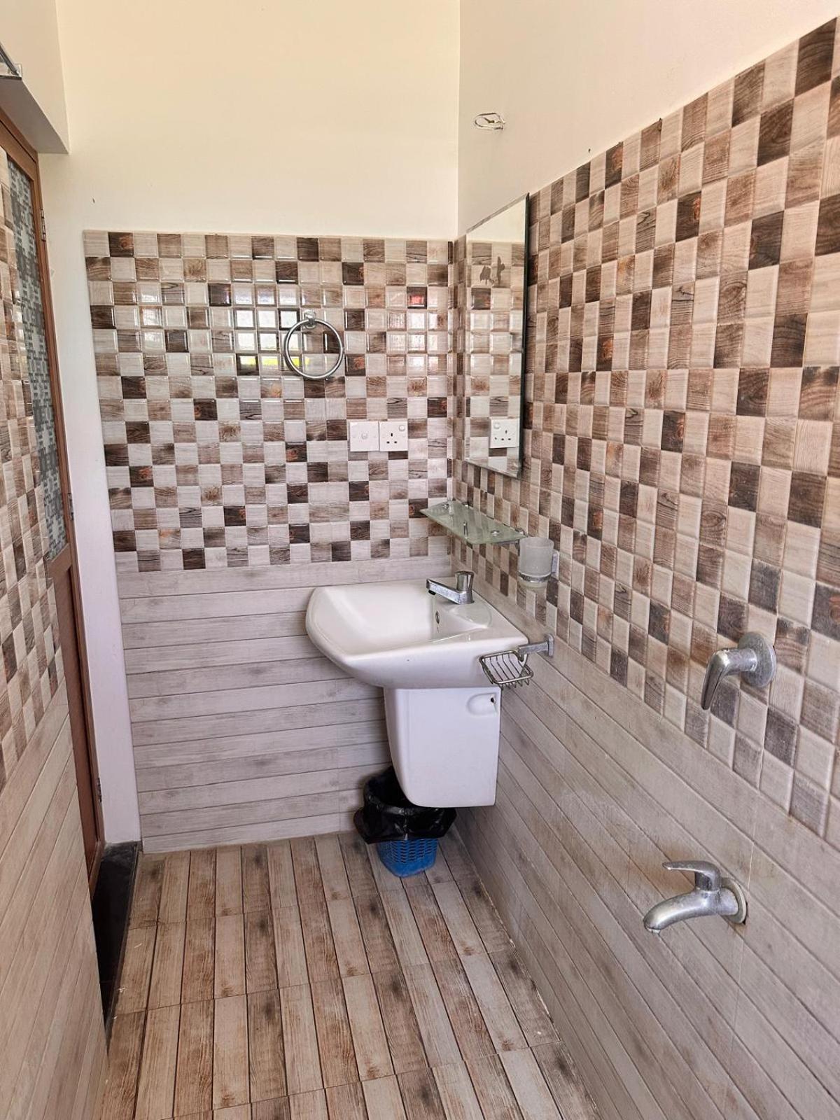 Holiday Villa Trincomalee Kültér fotó