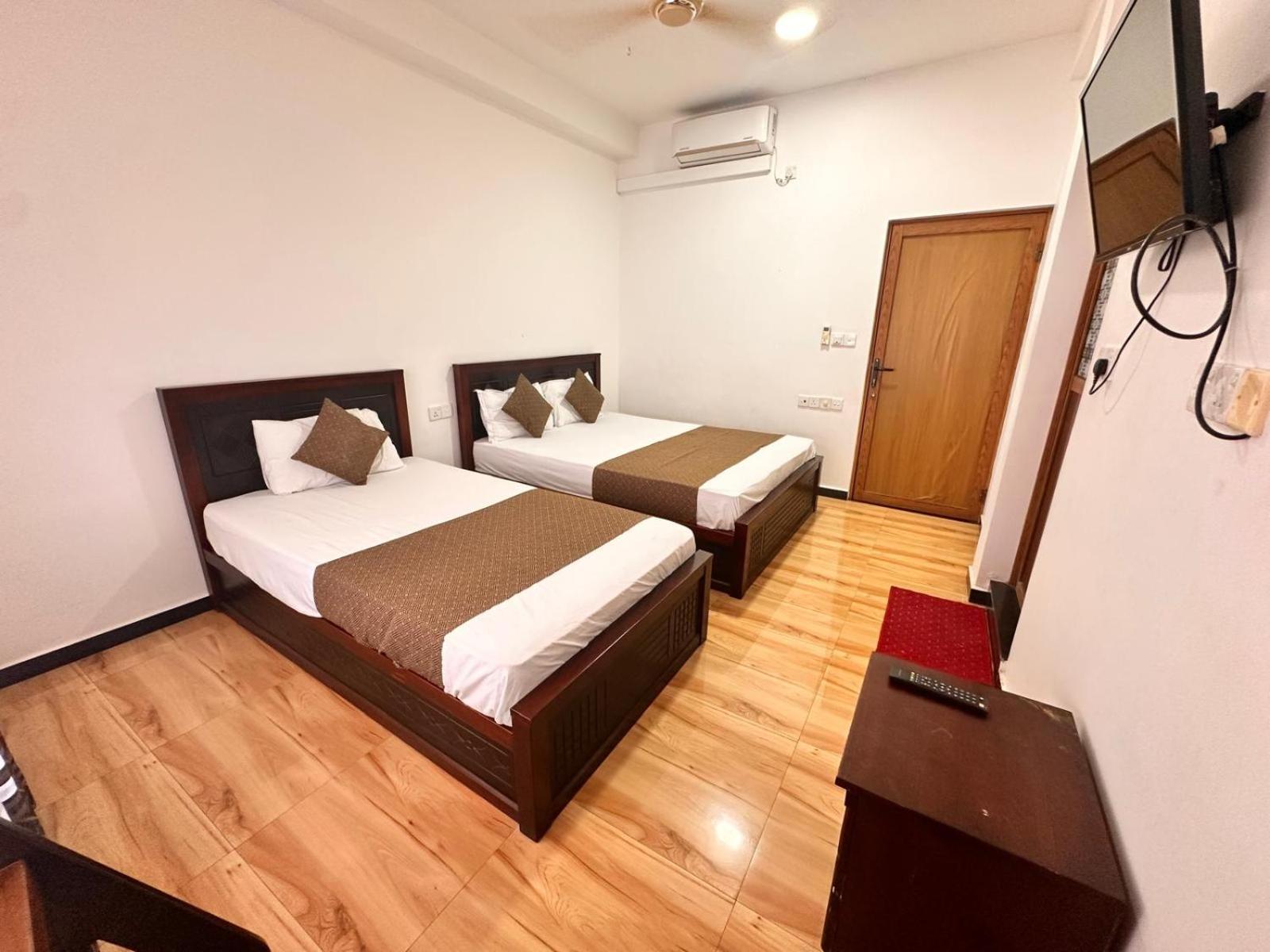 Holiday Villa Trincomalee Kültér fotó